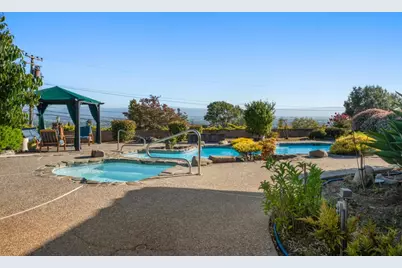 11081 Enchanto Vista Dr, San Jose, CA 95127 - Photo 25