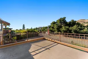 11081 Enchanto Vista Dr, San Jose, CA 95127 - Photo 5