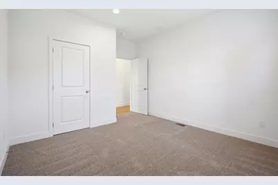 29428 Middleborough 151, Hayward, CA 94544 - Photo 17