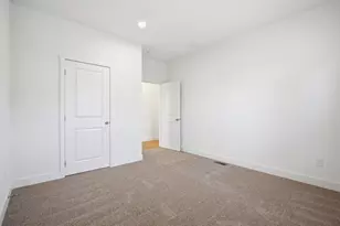 29428 Middleborough 151, Hayward, CA 94544 - Photo 17