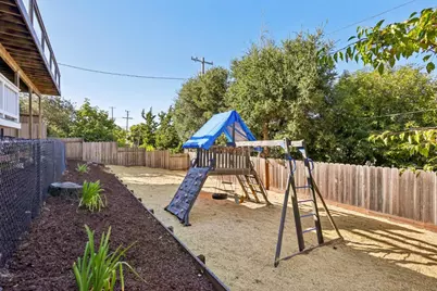1512 Alturas Dr, Burlingame, CA 94010 - Photo 33
