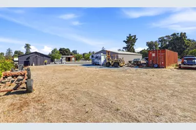 8885 New Ave, Gilroy, CA 95020 - Photo 41