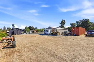 8885 New Ave, Gilroy, CA 95020 - Photo 41