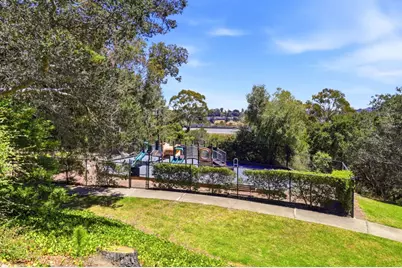 37 Weepingridge Ct, San Mateo, CA 94402 - Photo 41