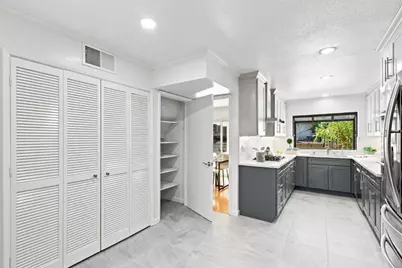 22890 Cricket Hill Rd, Cupertino, CA 95014 - Photo 17