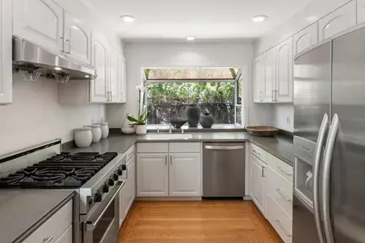 951 Laguna Cir, Foster City, CA 94404 - Photo 9