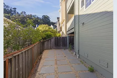 4431 Terrabella Way, Oakland, CA 94619 - Photo 51