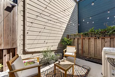 808 Pine St, Oakland, CA 94607 - Photo 11