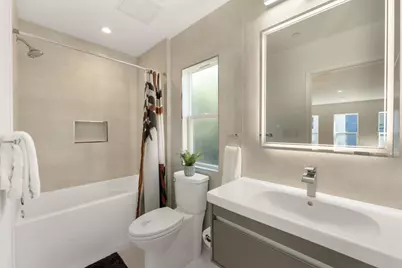 808 Pine St, Oakland, CA 94607 - Photo 25