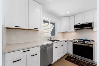 808 Pine St, Oakland, CA 94607 - Photo 23