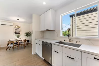 808 Pine St, Oakland, CA 94607 - Photo 21