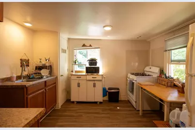 11705 Foothill Ave, Gilroy, CA 95020 - Photo 33