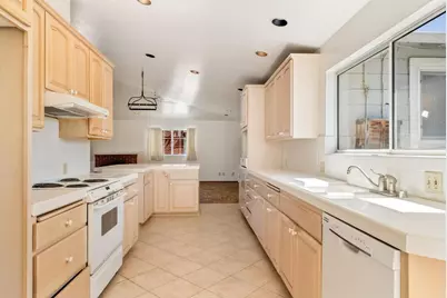 208 Angelus Dr, Salinas, CA 93906 - Photo 17