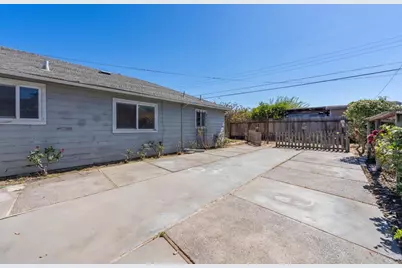 208 Angelus Dr, Salinas, CA 93906 - Photo 27