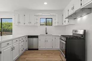 18 Hawthorne Ave, Watsonville, CA 95076 - Photo 9