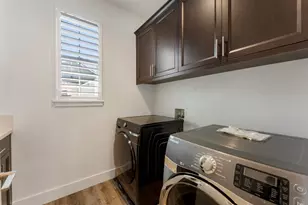 8459 Peninsula Wy, Newark, CA 94560 - Photo 37