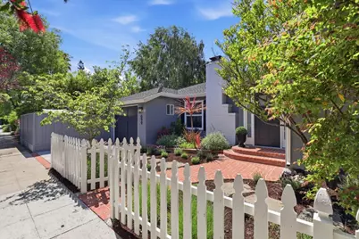699 Oregon Ave, Palo Alto, CA 94301 - Photo 3