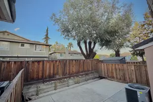 55 Estrada Ct, San Jose, CA 95127 - Photo 17