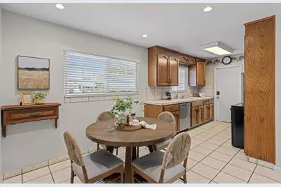 8437 Wayland Ln, Gilroy, CA 95020 - Photo 9