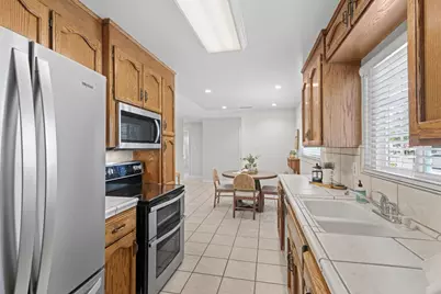 8437 Wayland Ln, Gilroy, CA 95020 - Photo 13