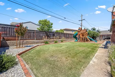 8437 Wayland Ln, Gilroy, CA 95020 - Photo 31