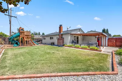 8437 Wayland Ln, Gilroy, CA 95020 - Photo 35