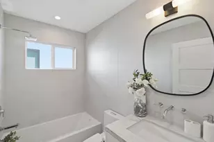 7102 Golden Gate Dr, San Jose, CA 95129 - Photo 19