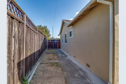 3210 Greentree Way, San Jose, CA 95117 - Photo 35