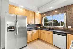553 Laswell Ave, San Jose, CA 95128 - Photo 9
