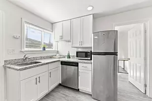 553 Laswell Ave, San Jose, CA 95128 - Photo 13