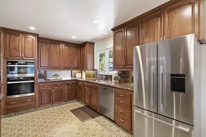 886 Heather Dr, San Carlos, CA 94070 - Photo 13