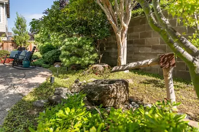 349 Saint Martin Dr, Redwood Shores, CA 94065 - Photo 25