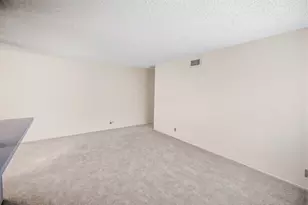 949 Gilchrist Dr 4, San Jose, CA 95133 - Photo 9