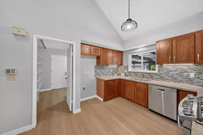 402 Sylvan Ave, Mountain View, CA 94041 - Photo 19