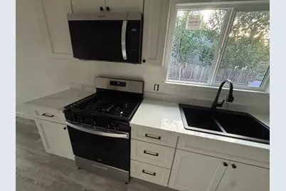 76 Sunset Ct, San Jose, CA 95116 - Photo 9