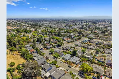 16083 Berkshire Dr, Castro Valley, CA 94578 - Photo 35