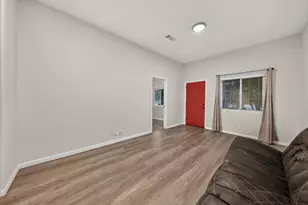 585 E St James St, San Jose, CA 95112 - Photo 9