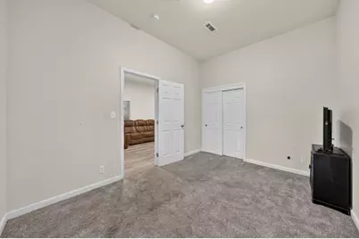 585 E Saint James St, San Jose, CA 95112 - Photo 21