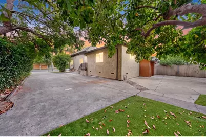 585 E Saint James St, San Jose, CA 95112 - Photo 3