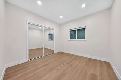 585 E Saint James St, San Jose, CA 95112 - Photo 17