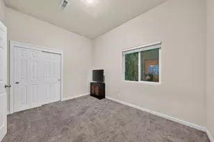 585 E St James St, San Jose, CA 95112 - Photo 21