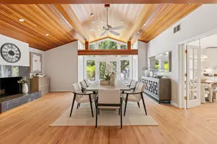 13385 Surrey Ln, Saratoga, CA 95070 - Photo 9