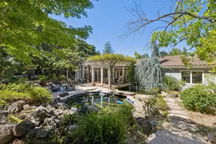 13385 Surrey Ln, Saratoga, CA 95070 - Photo 41