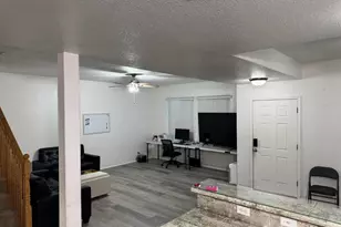 1170 E 9th St, Chico, CA 95928 - Photo 5