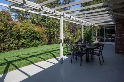 2070 Robinhood Ln, Los Altos, CA 94024 - Photo 23