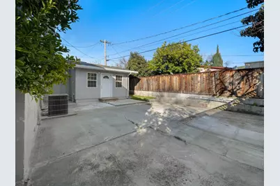 100 Beacon Dr, Milpitas, CA 95035 - Photo 23