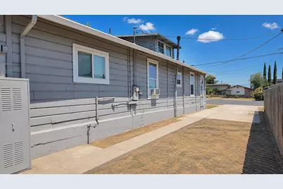 334 S 2nd Ave, Oakdale, CA 95361 - Photo 5