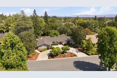 19201 Harleigh Dr, Saratoga, CA 95070 - Photo 57