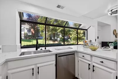 2705 Buena View Ct, San Jose, CA 95121 - Photo 11