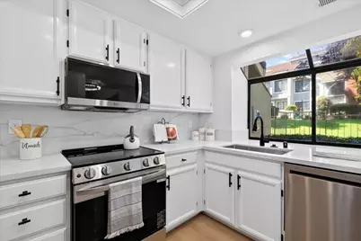 2705 Buena View Ct, San Jose, CA 95121 - Photo 5